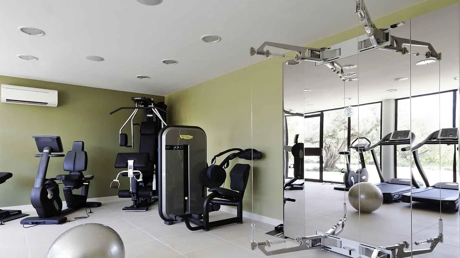Mercure Barbaroux Golf And Spa La Celle  France