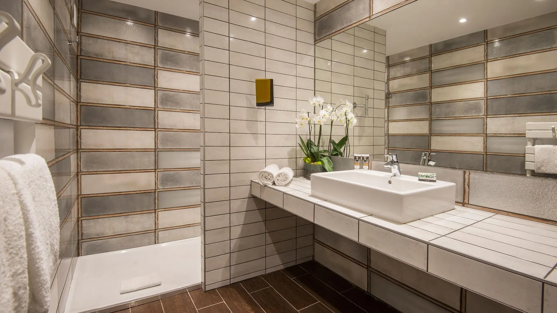Mercure Barbaroux Golf And Spa La Celle  Hotel