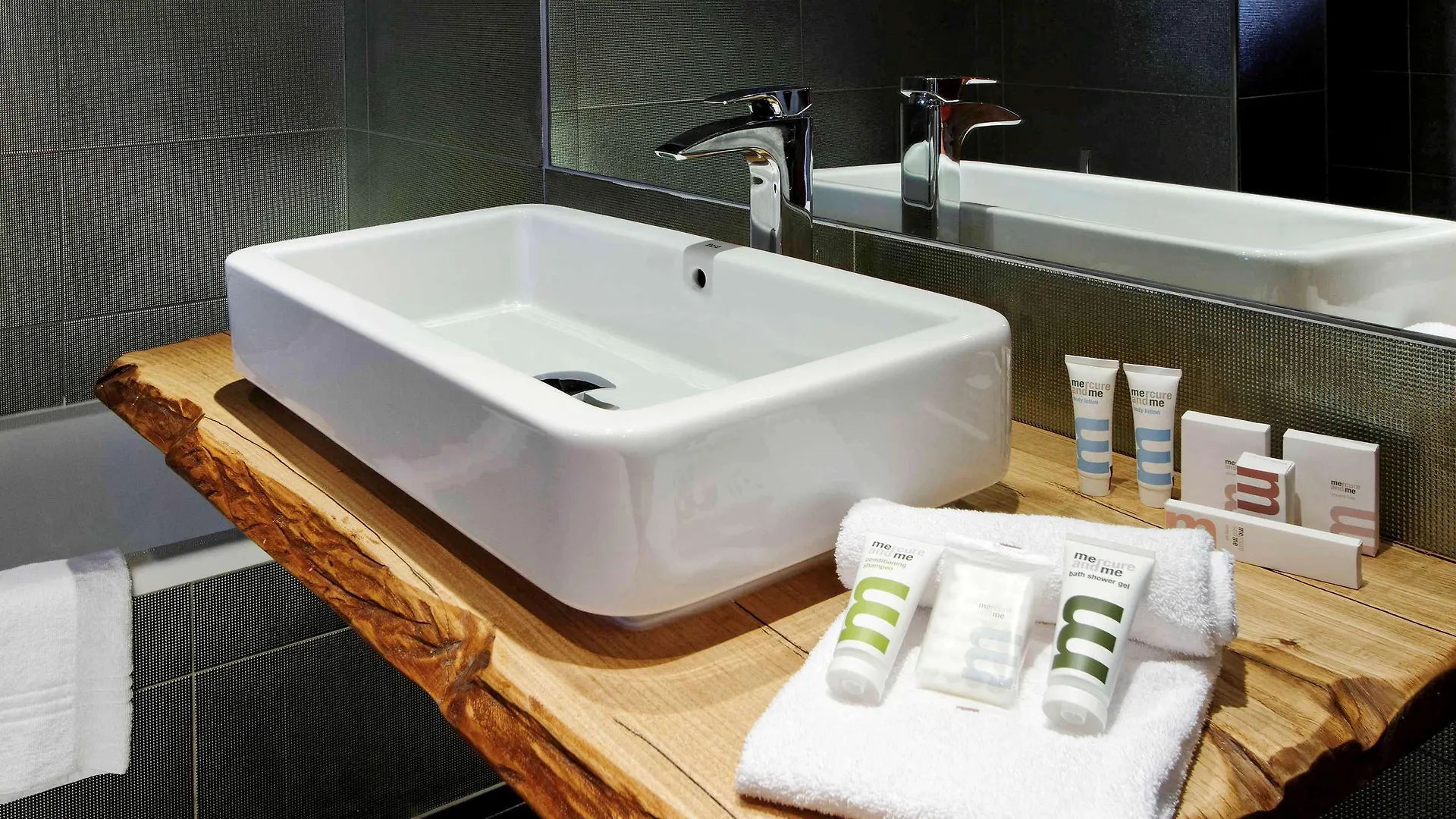 Mercure Barbaroux Golf And Spa La Celle  Hotel