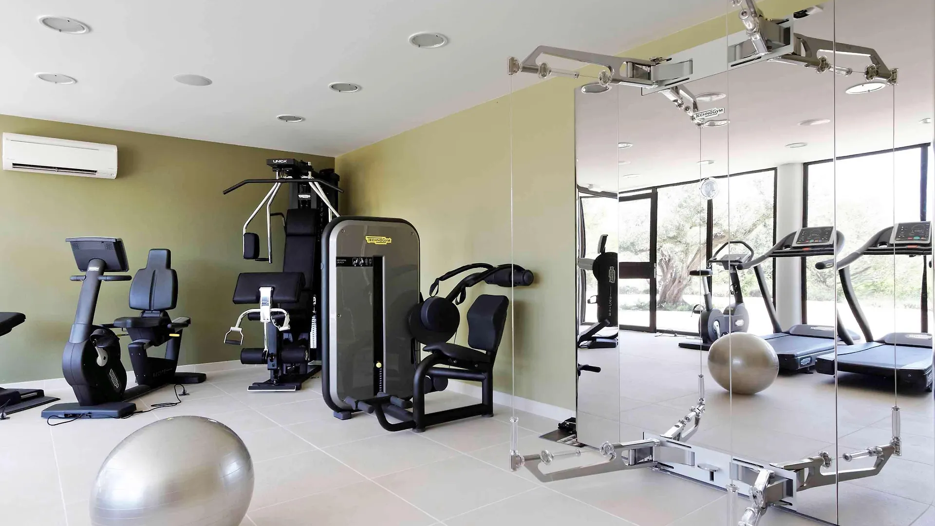 Hotel Mercure Barbaroux Golf And Spa La Celle