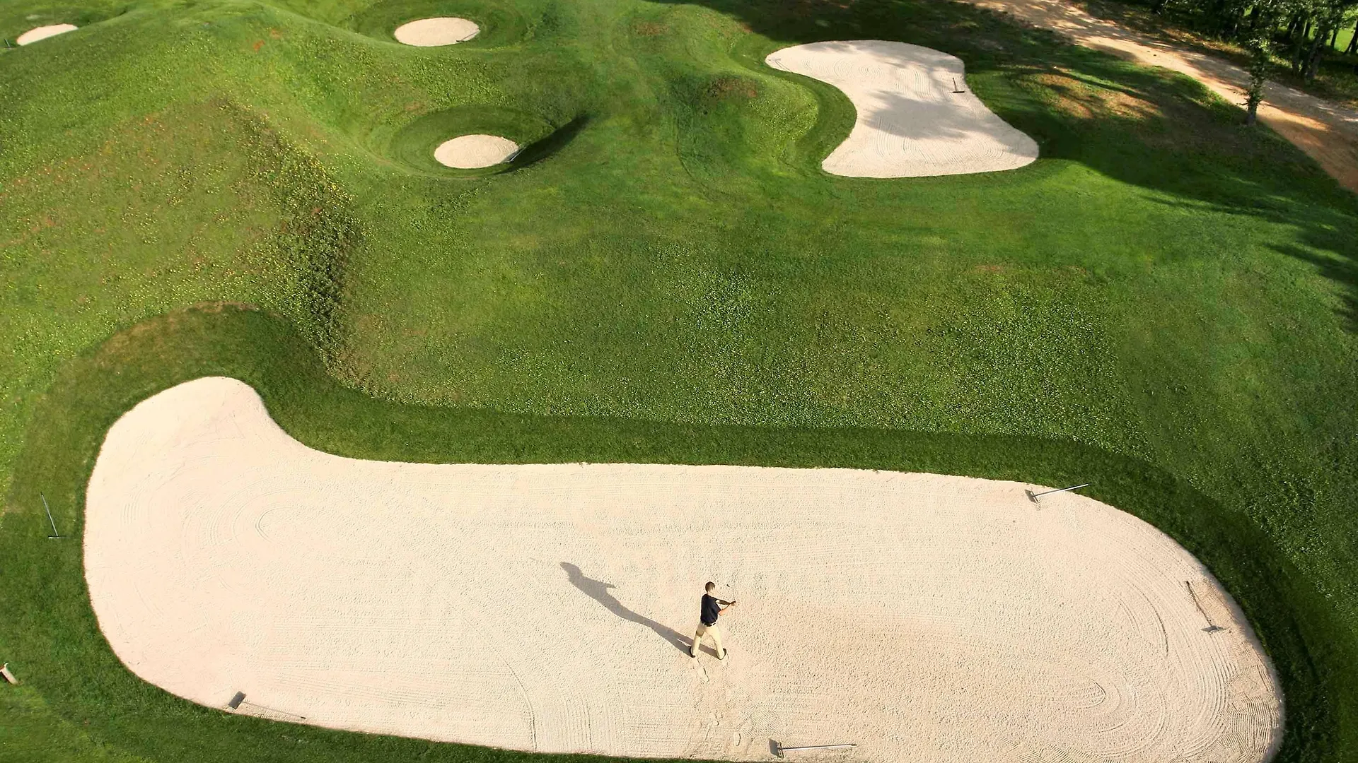 *** Hotel Mercure Barbaroux Golf And Spa La Celle  France