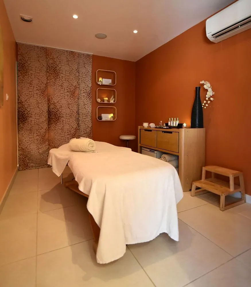 Mercure Barbaroux Golf And Spa La Celle  3*, La Celle (Var)